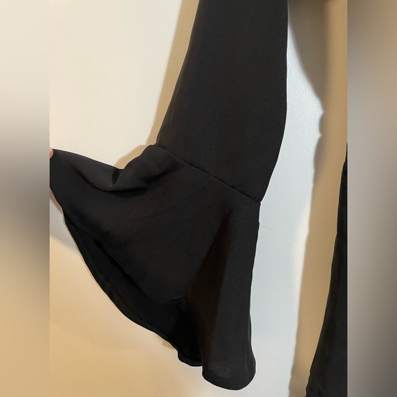 NWT Princess Polly Off The Shoulder Playsuit Bell Sleeve Romper Black Sz 6 - Picture 4 of 12